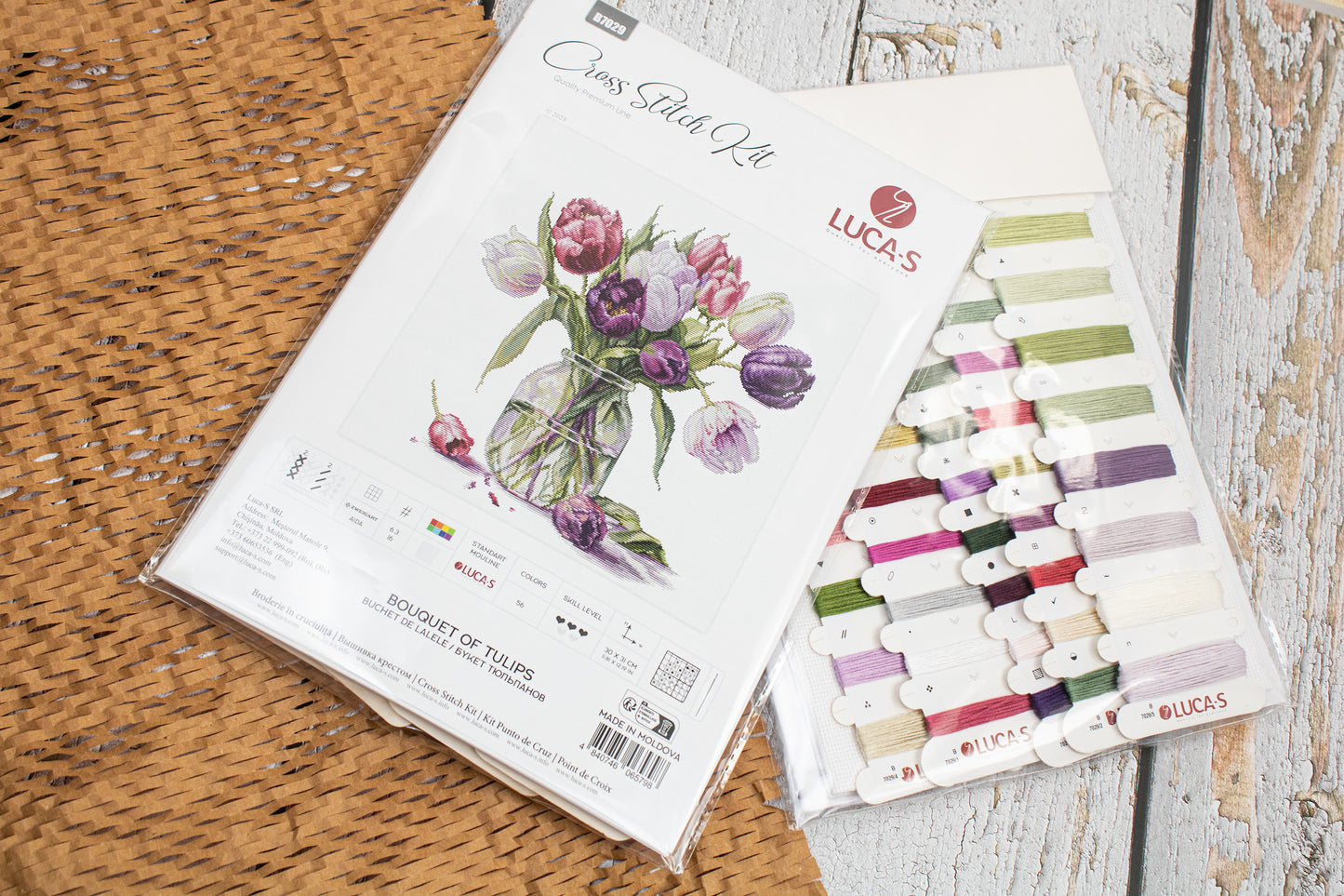 Set de brodat în cruciuliță Luca-S - Buchet de Lalele