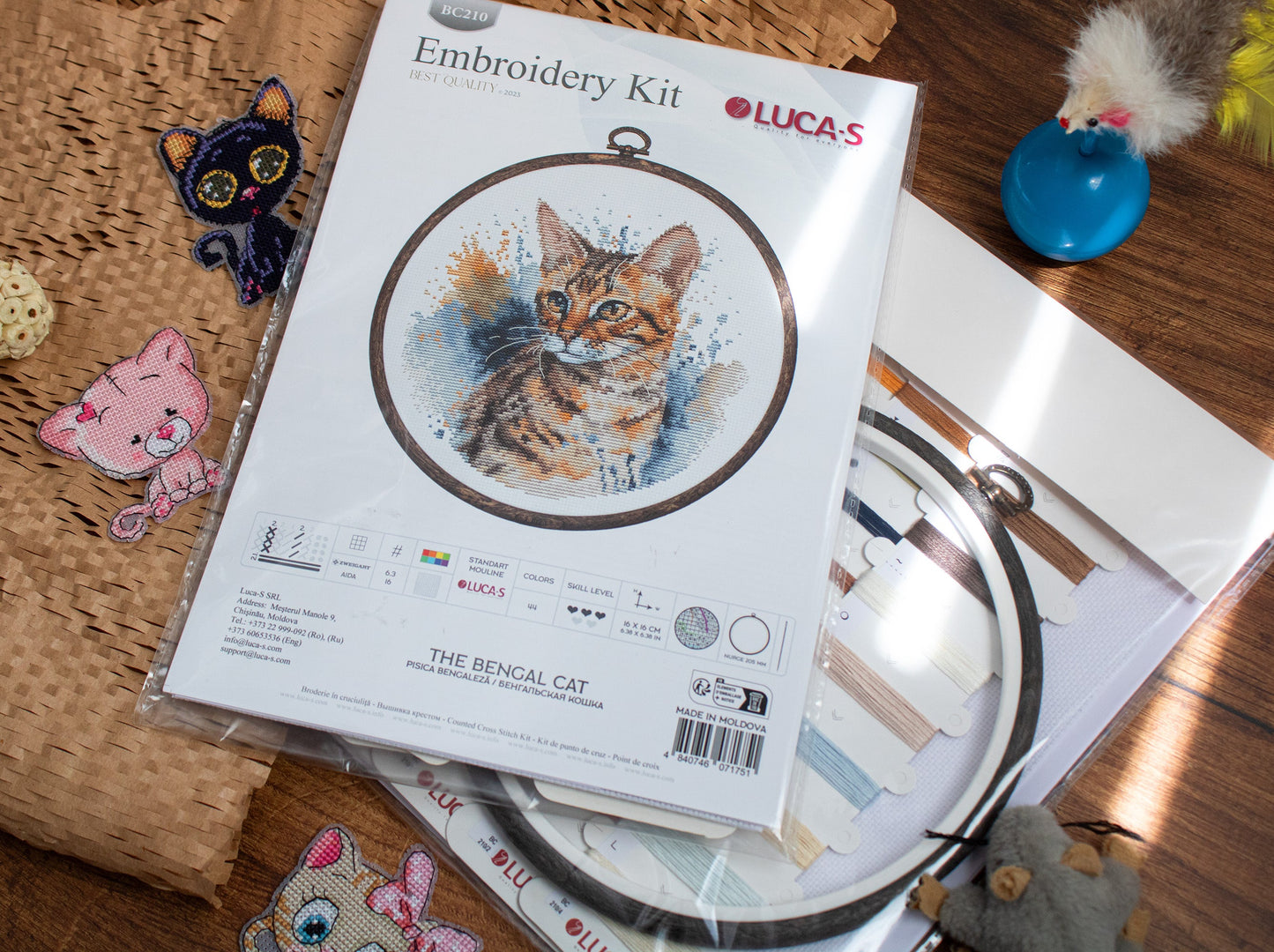 Набор для вышивания с рамкой Luca-S - BC210 Bengal Cat